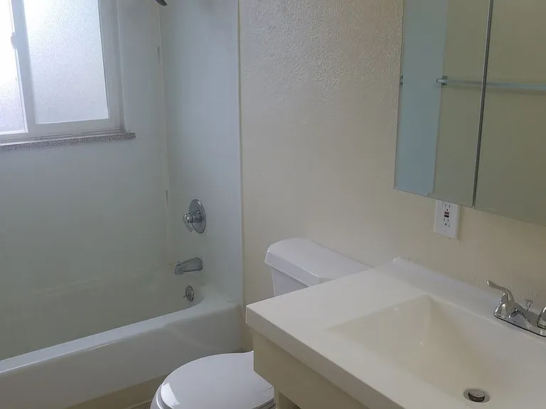 150 Laurel St #3 — Photo 11