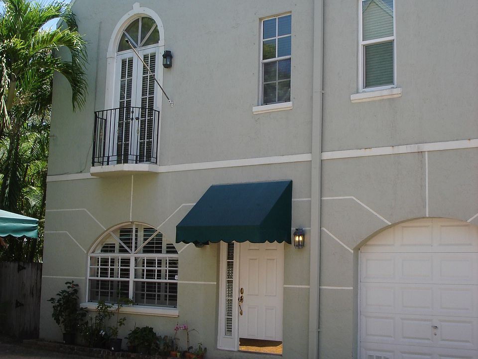 2nd image of 3159 Mary St #3159