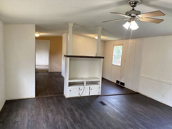 3rd image of 303 E Adams St