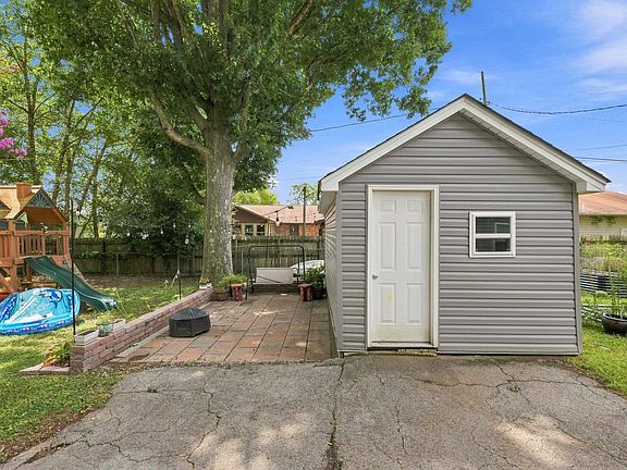 5th image of 608 Florence Ave