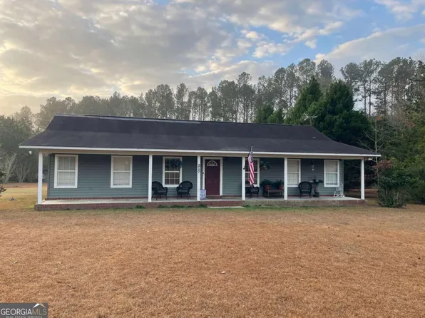 217 Live Oak Ln, Claxton, GA 30417