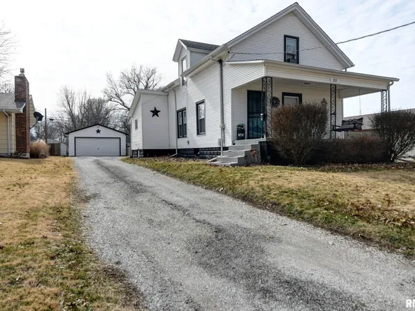 1212 W Vandeveer St, Taylorville, IL 62568