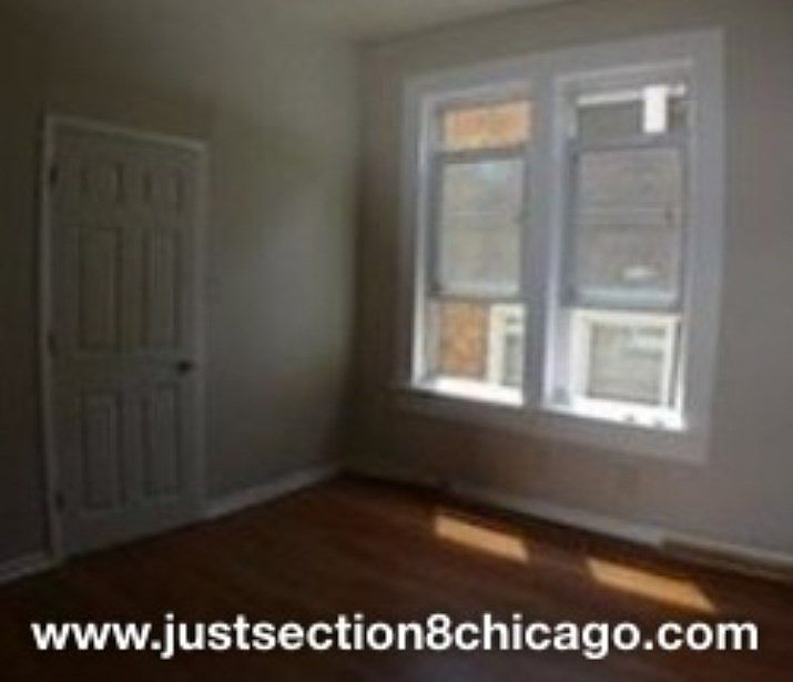 2nd image of 9300 S Perry Ave