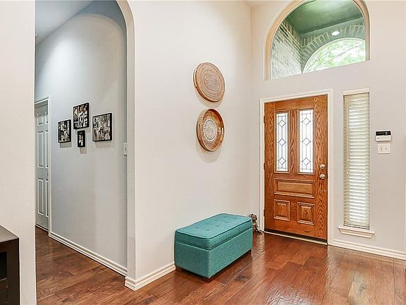 3rd image of 2104 Buckskin Cir