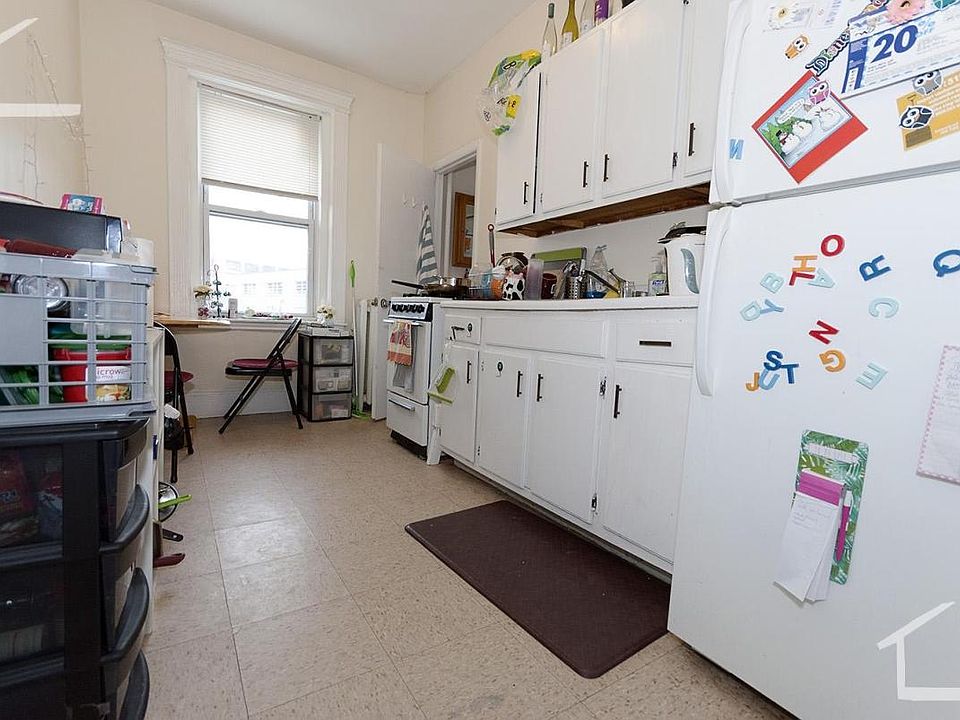 2nd image of 461 Park Dr #1A