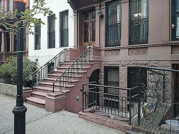 3rd image of 23 W 94th St #C1