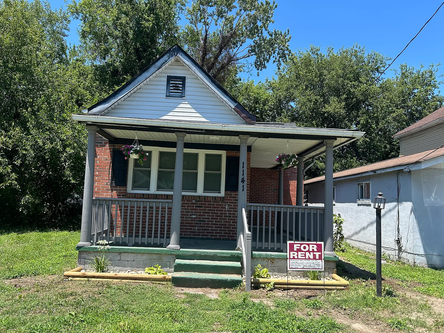 3 bed, 1000 sqft, $2,100 — Photo 1