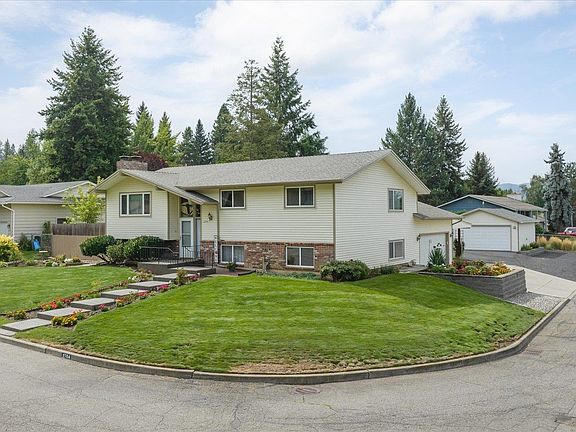 2nd image of 2704 S Timberlane Dr