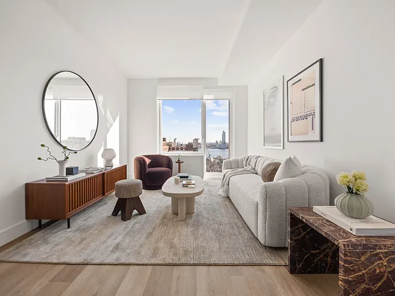 644 E 14th St #1504 — Photo 8