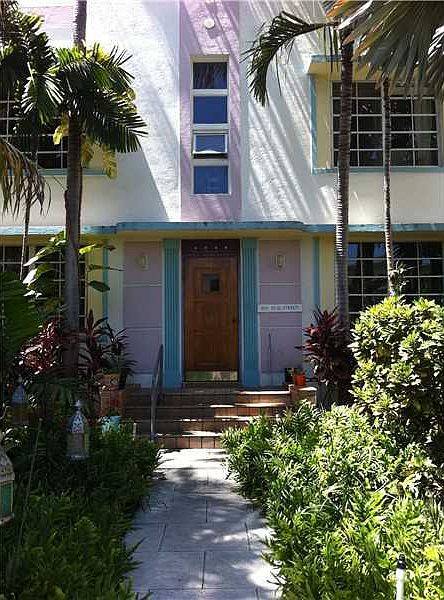1st image of 835 10th St #206