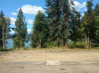 30 E Graham Rd, Belfair, WA 98528