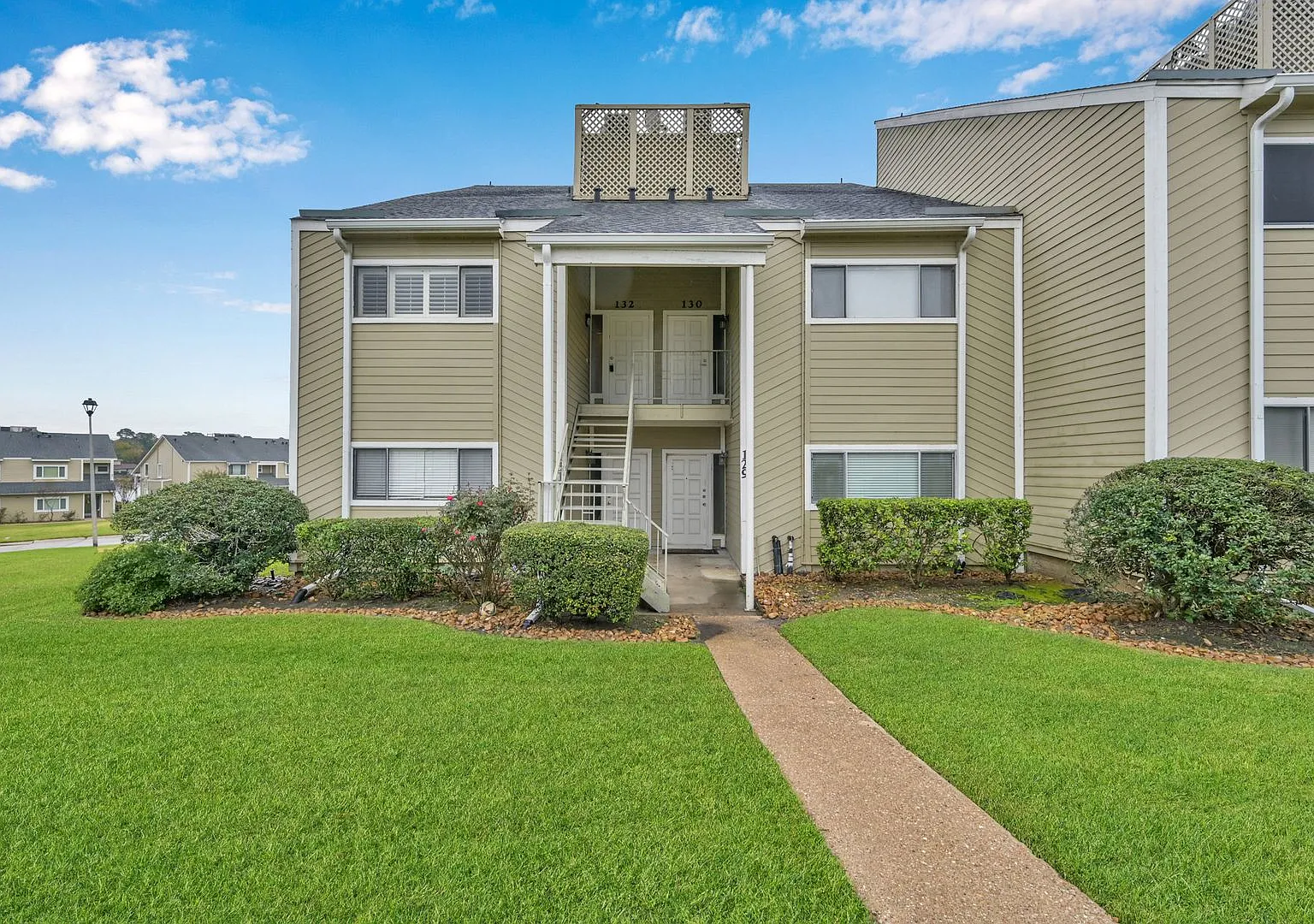 2 Bedroom Condominium — Photo 4