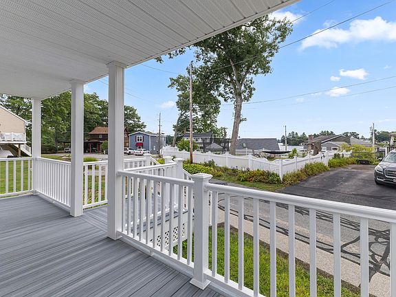 4th image of 4 Birch Dr