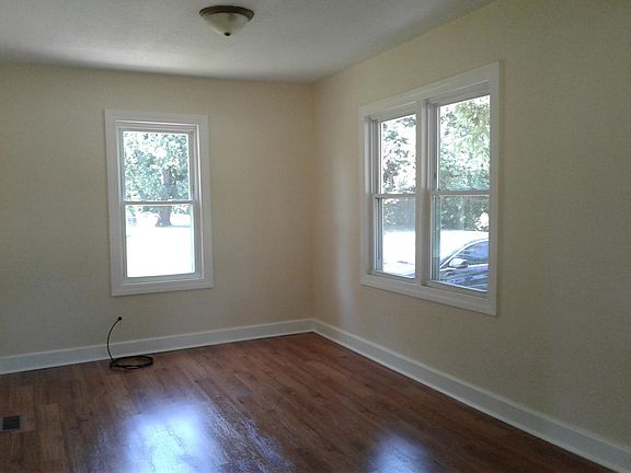 4th image of 1724 Holman St