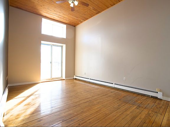 2nd image of 238 Campbell St #204