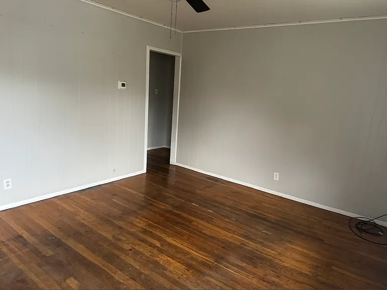 117 Collins Ave — Photo 4