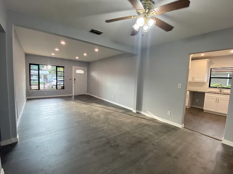 15861 NE 14th Ct — Photo 8
