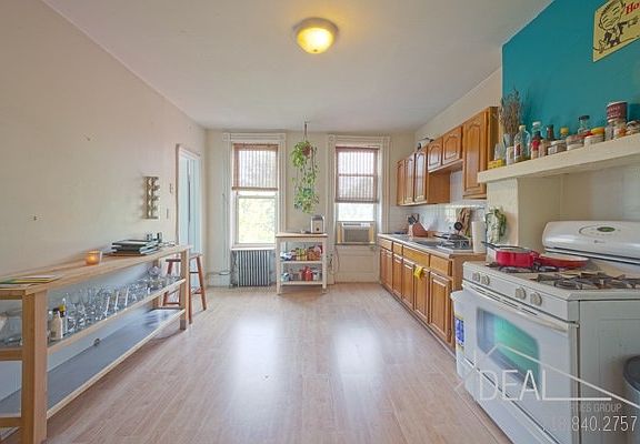 4th image of 356 10th St #3
