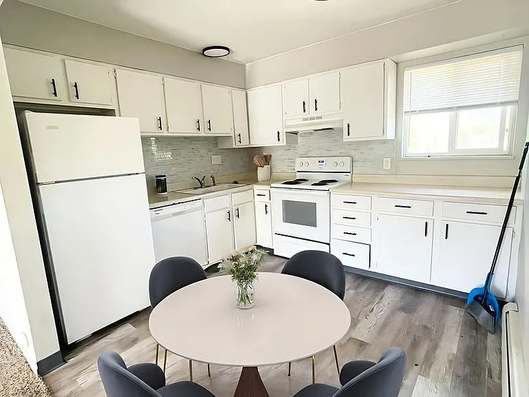 4413 Forrest Hill Rd — Photo 36
