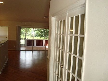 3rd image of 407 Jaguar Blvd