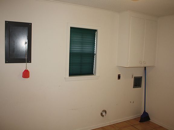 2nd image of 204 Green Acres Dr