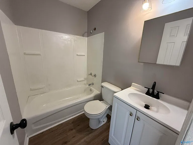 2415 Vining Ave NW — Photo 8