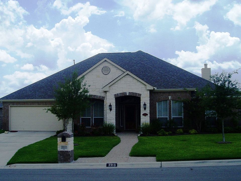 Alluring curb appeal