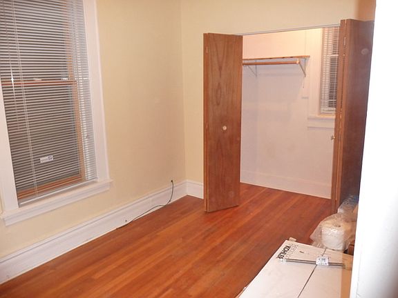 4th image of 1316 W Diversey Pkwy