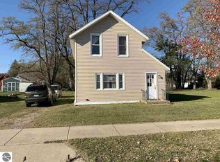 510 Bridge St, Elk Rapids, MI 49629