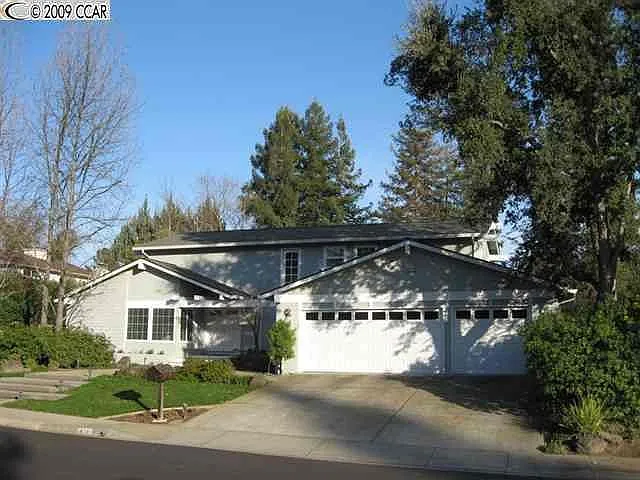 411 Pennington Pl photo 1
