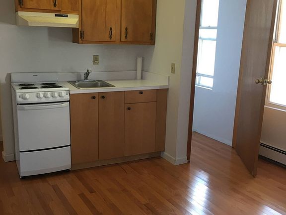 2nd image of 19 Howard St