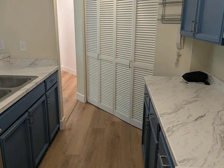 1516 E Pike St #204 — Photo 3