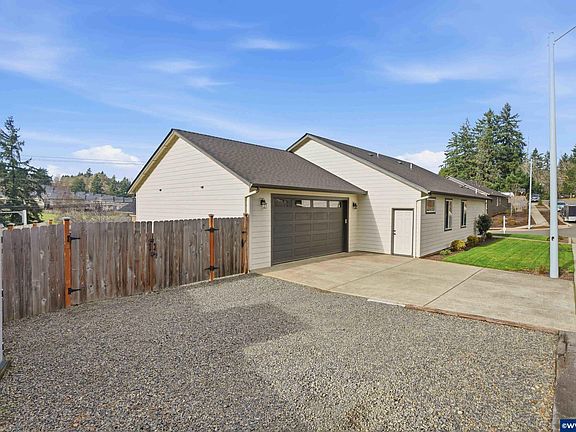 4th image of 112 Summit View Ave SE