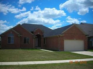 50662 Bredenbury Dr, Macomb, MI 48044