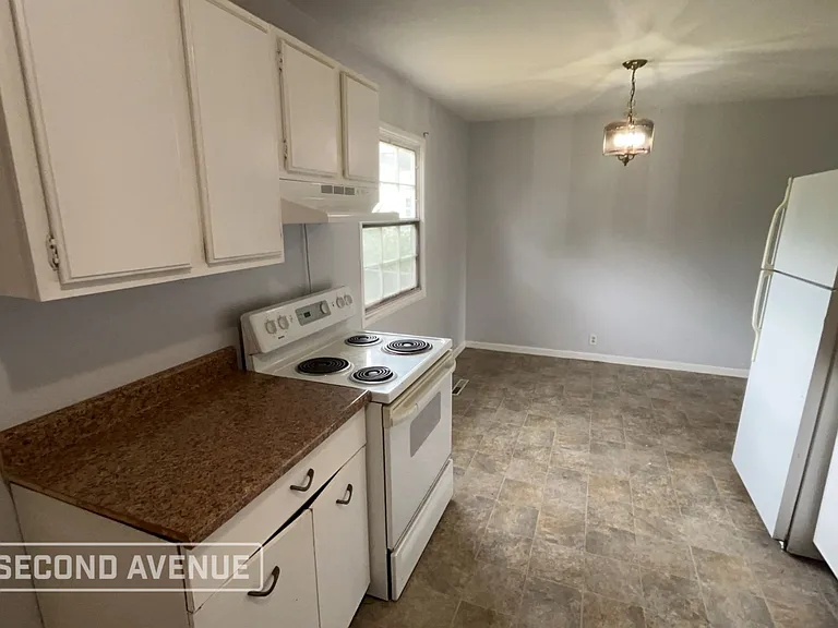 610 N Bradner Ave — Photo 8