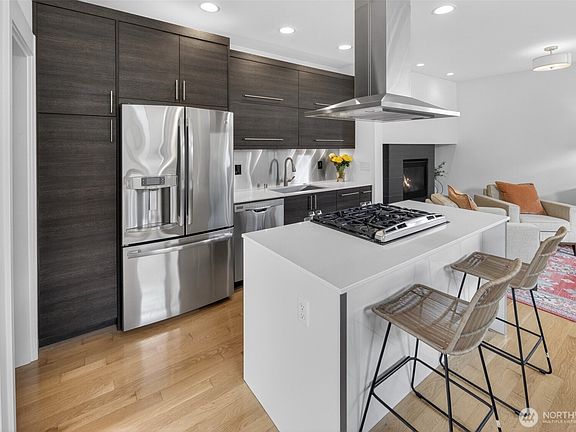 3rd image of 3014 21st Avenue W #A