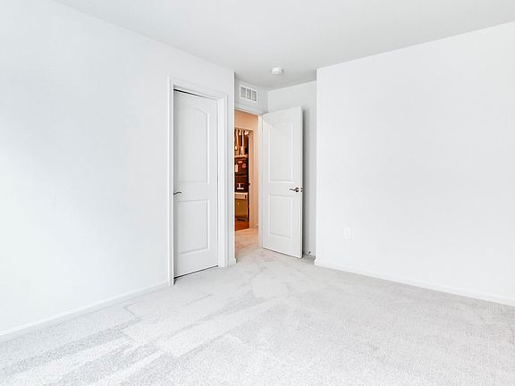 5th image of 4703 Golden Eagle Dr
