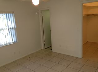 9957 88th St, Seminole, FL 33777