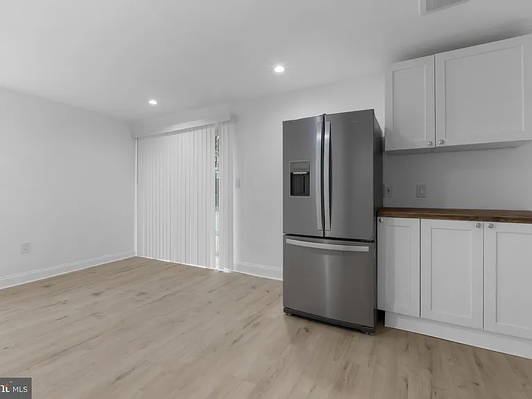 3284 Annandale Rd — Photo 36