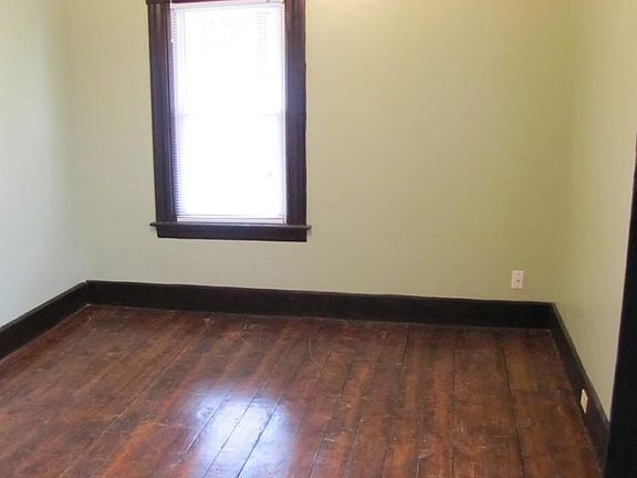 5th image of 59 Melrose St