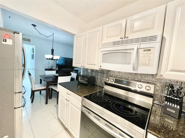 2145 Pierce St APT 231, Hollywood, FL 33020