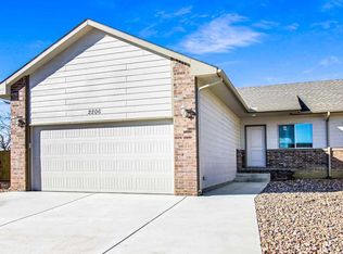2214 E Quivira Cir, Kechi, KS 67067