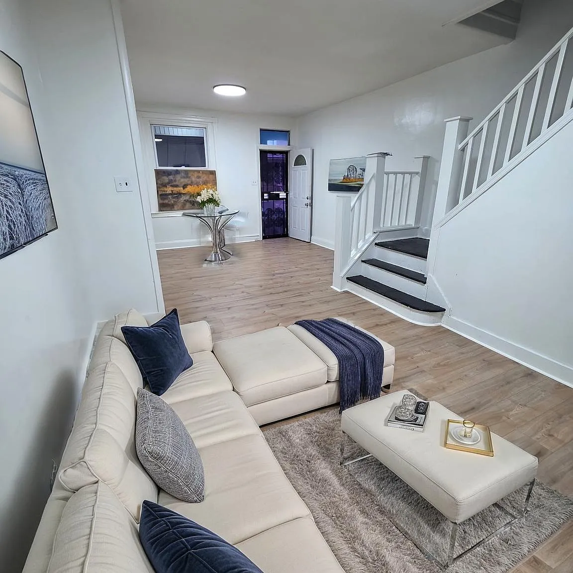 3 bed, 1051 sqft, $1,500 — Photo 1