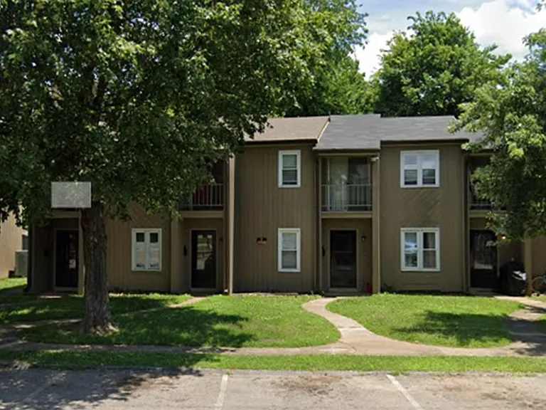 607 N 2nd Streetgazebo Apartments — Photo 1