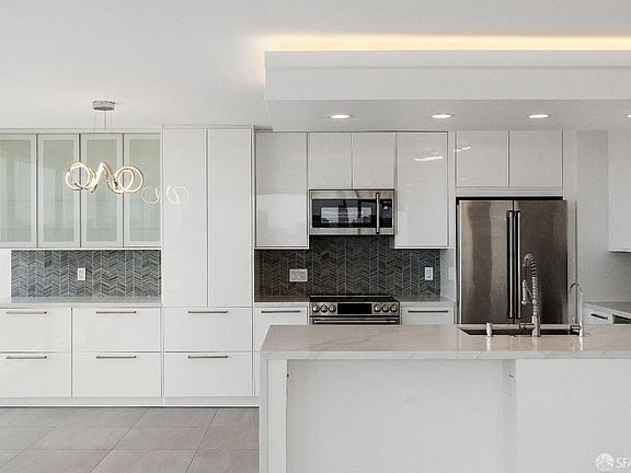 2nd image of 2200 Sacramento St APT 1207