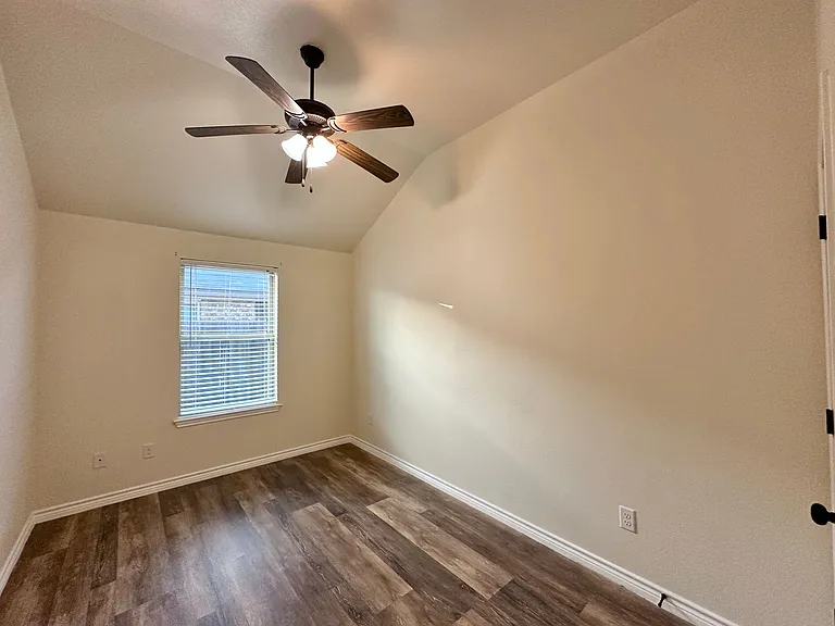 507 Sladecek Dr — Photo 14