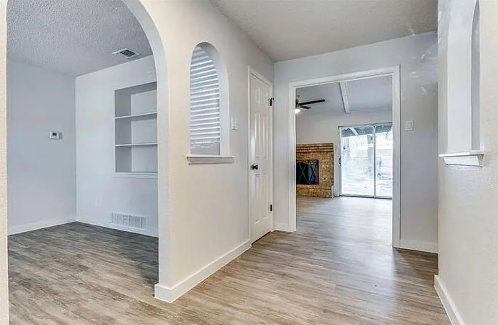 3 bed, 2.0 bath, 1734 sqft, $2,480 — Photo 4