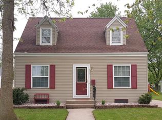 913 Marquette St, Menasha, WI 54952
