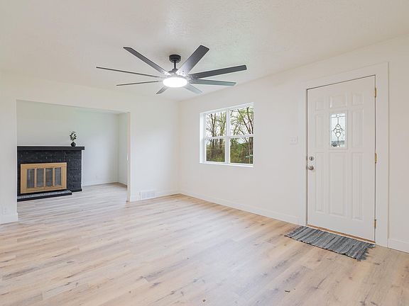 2nd image of 3900 14th St