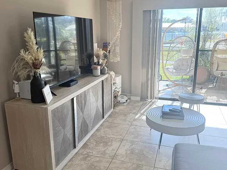 2 Briarwood Cir #107 — Photo 6